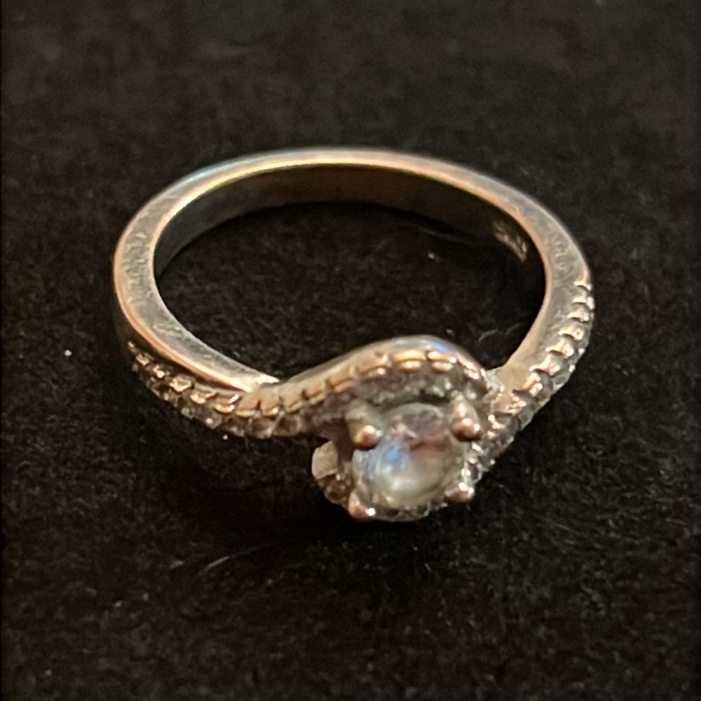 925 STERLING and DIAMOND RING SIZE 6.5 - Picture 3 of 6